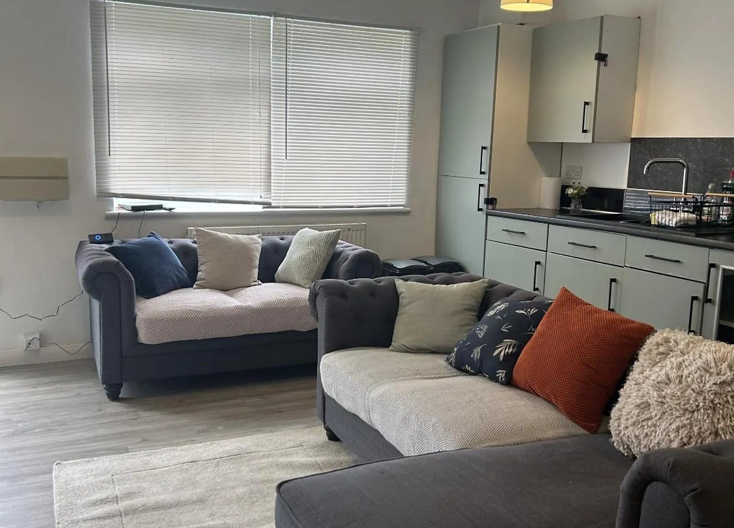 2 Bed Apartment Near Gatwick Horley United Kingdom