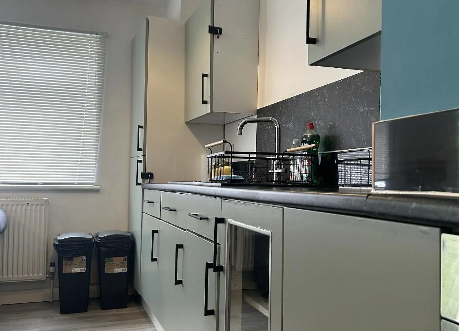 2 Bed Apartment Near Gatwick Horley 0*,  United Kingdom