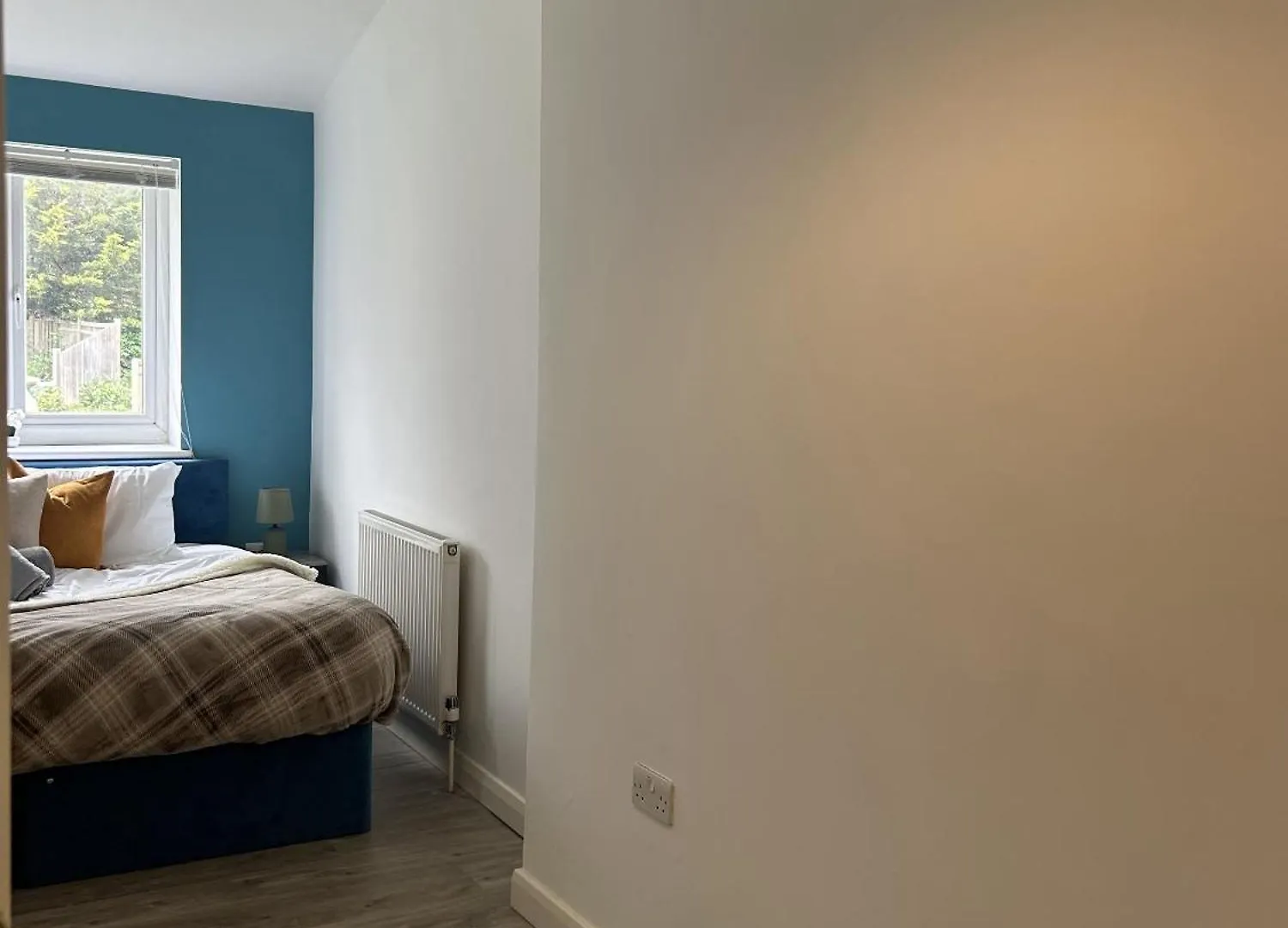 2 Bed Apartment Near Gatwick Horley United Kingdom
