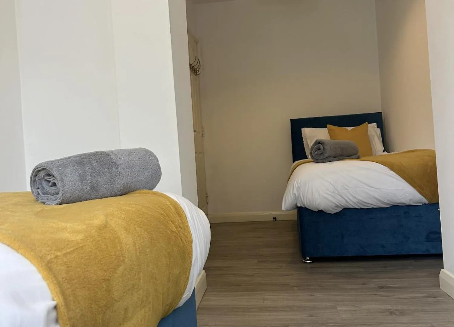 2 Bed Apartment Near Gatwick Horley 0*,
