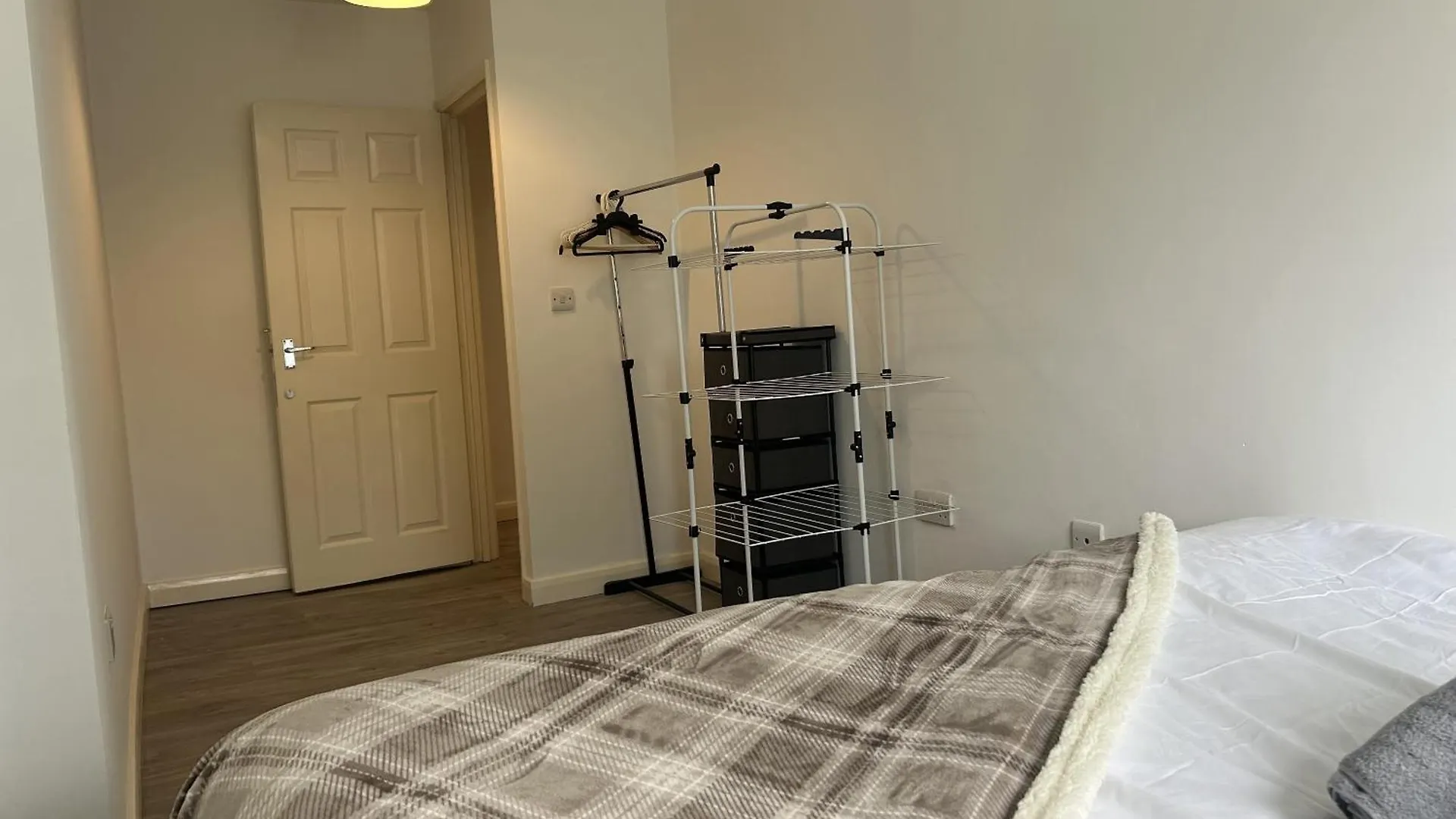 2 Bed Apartment Near Gatwick Horley 0*, Horley (Surrey) United Kingdom